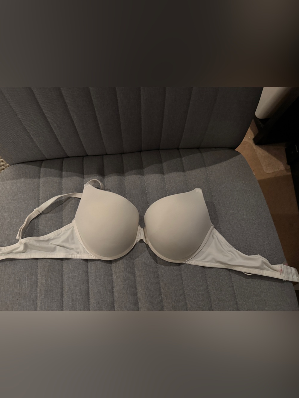PINK Victoria's Secret White Molded T-Shirt Bra